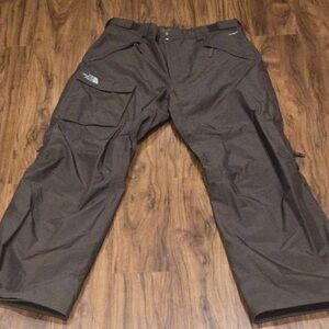 Size mens XL the north face hyvent snow pants.